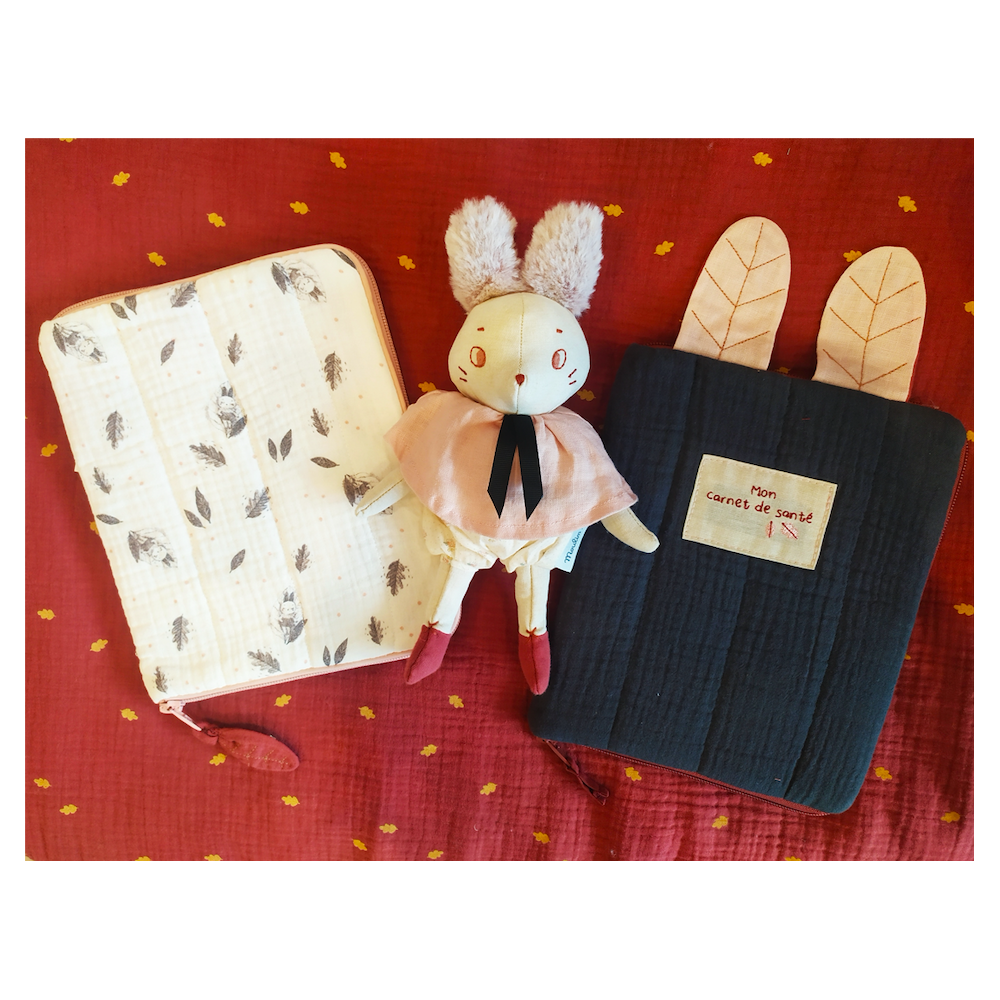 Protège carnet de santé crème - Après la pluie - Moulin Roty